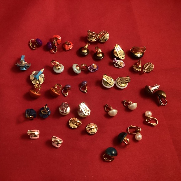 Smaller sizes clip on earrings lot - Picture 8 of 9